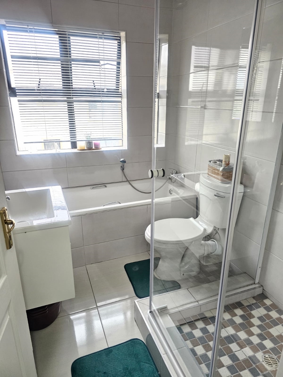 3 Bedroom Property for Sale in Parklands Western Cape